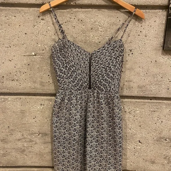 Roxy Dress with smocked back detail - Picture 4 of 12